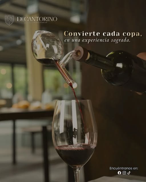 Publicación de Instagram de Decantorino: vino servido con el oxigenador